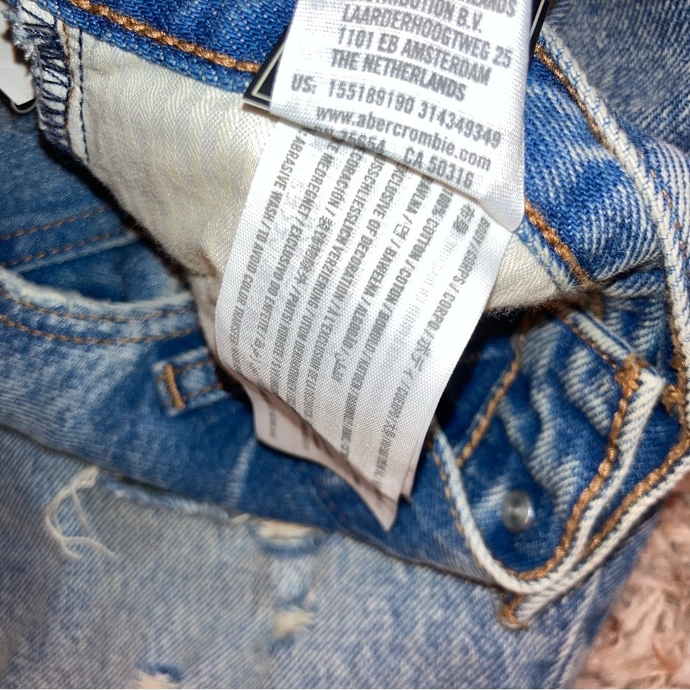Abercrombie & Fitch High-Rise Distressed Blue Jeans - Picture 5 of 13